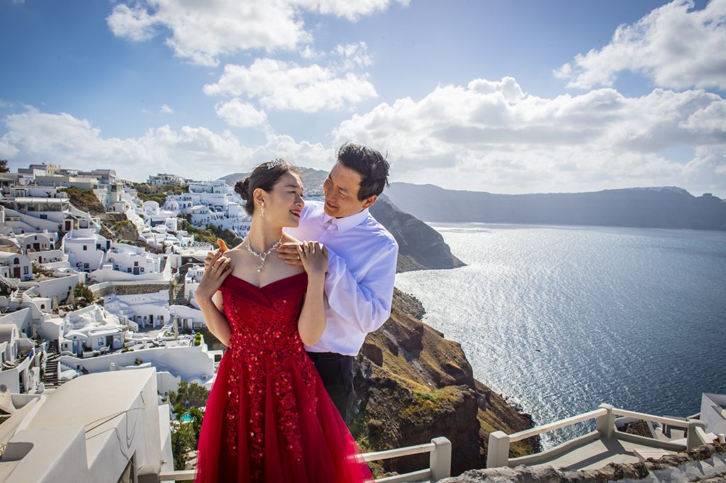 Santorini Asian couple photographer